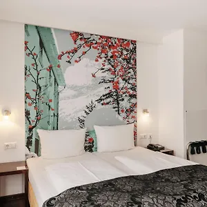 Helvetia Center 3*, Μόναχο Γερμανία